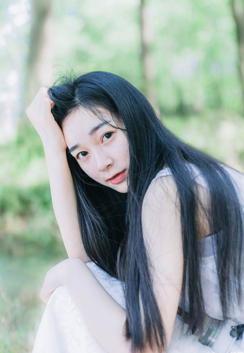 “这飞鸽传书就是方便，张任那边，恐怕还没有得到消息吧？”庞统将手中的书信放下，微笑着看向魏延。